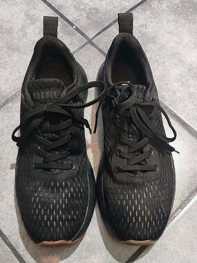 NOBULL Black Low-Profile Training Sneakers. W=10.5  M=9